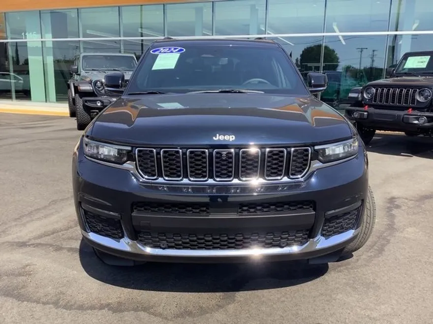 2024 Jeep Grand Cherokee Limited photo 1