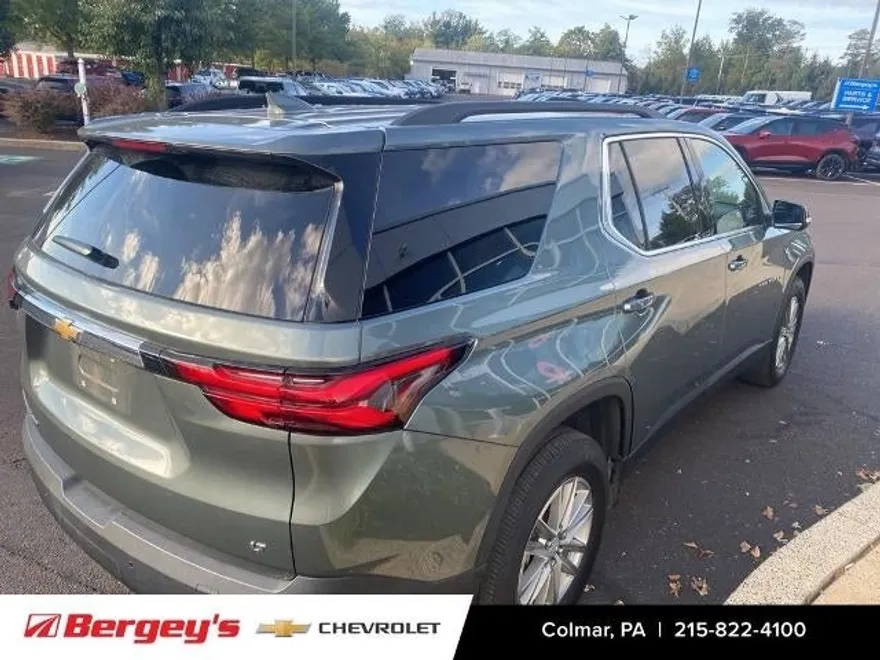 2022 Chevrolet Traverse Leather photo 1