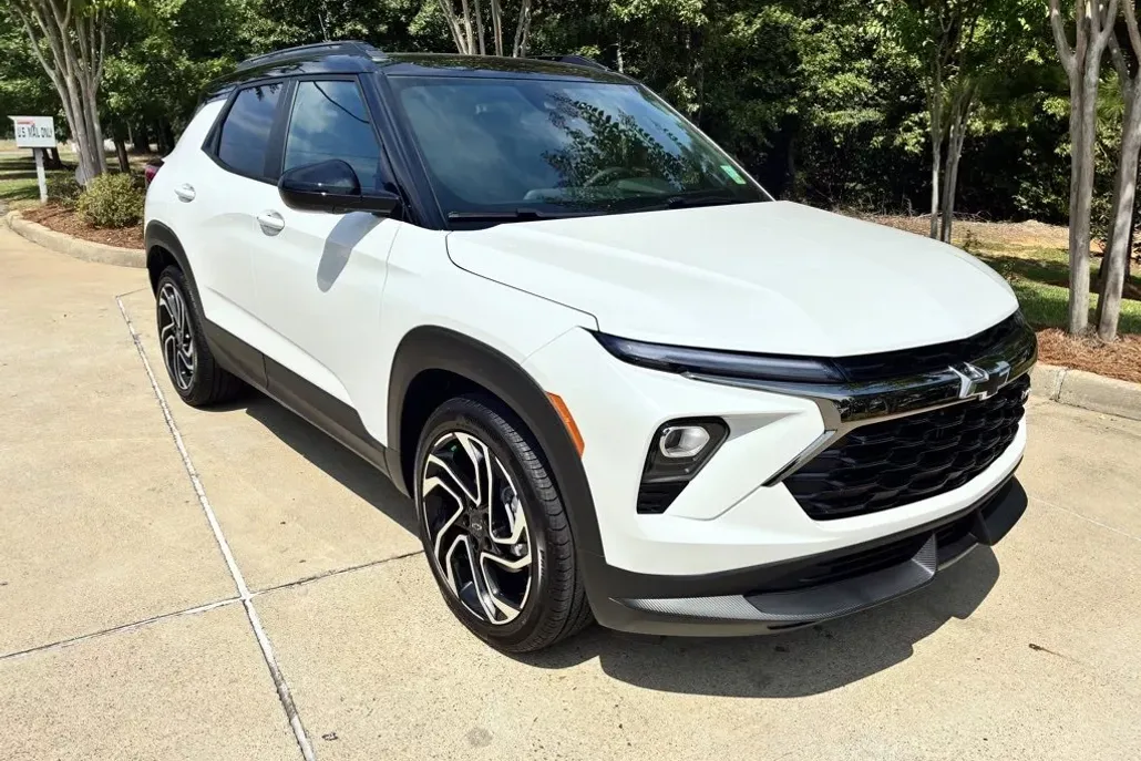 2026 Chevrolet Trailblazer RS photo 1
