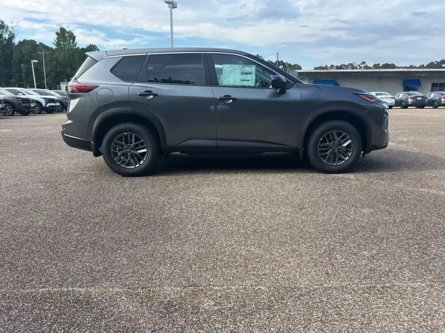2026 Nissan Rogue S photo 1