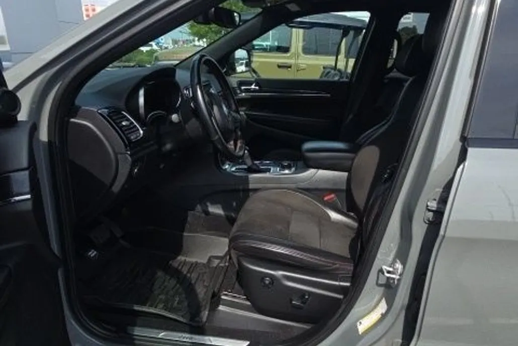 2020 Jeep Grand Cherokee Trailhawk photo 1