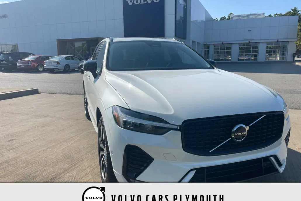 2025 Volvo XC60 B5 Plus photo 1