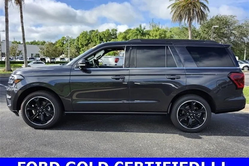 2024 Ford Expedition Limited photo 1