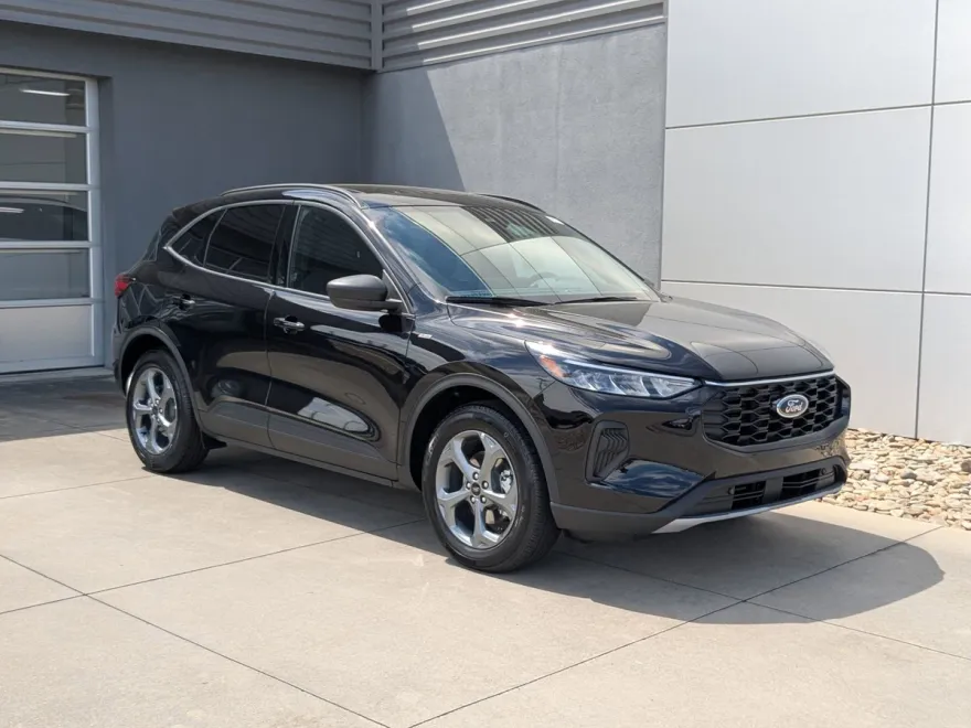 2025 Ford Escape ST-Line photo 1