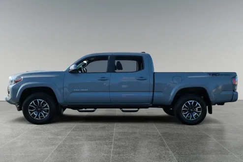 2021 Toyota Tacoma TRD Sport Double Cab photo 2