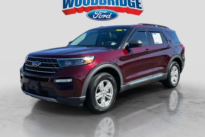 2022 Ford Explorer XLT Sport photo 1