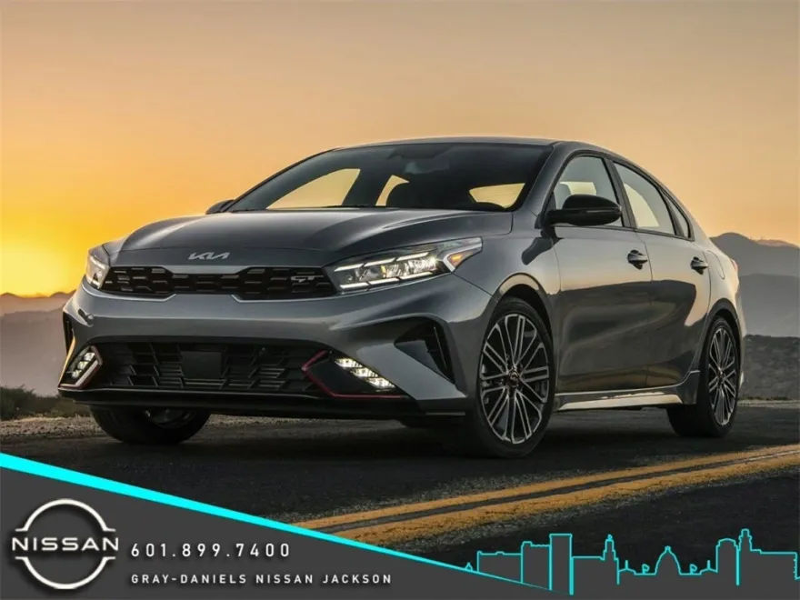 2023 Kia Forte LXS photo 1