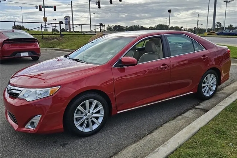 2012 Toyota Camry XLE photo 1