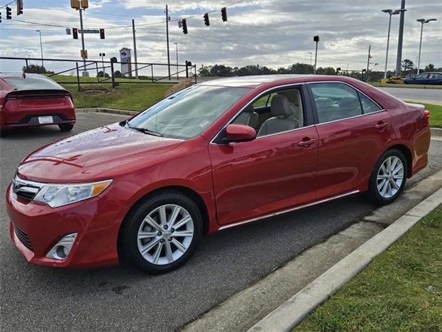 2012 Toyota Camry XLE photo 1