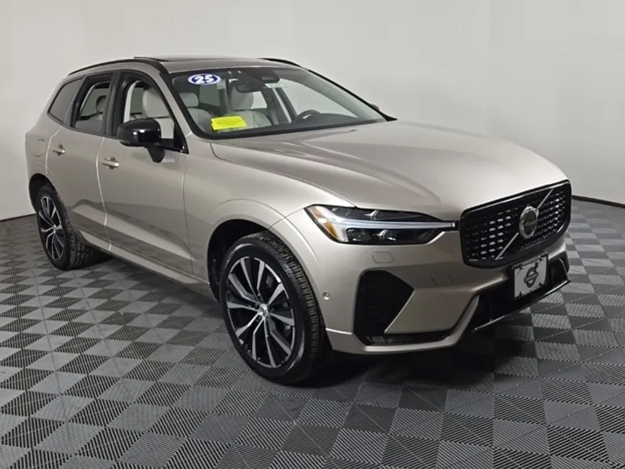 2025 Volvo XC60 B5 Plus photo 1