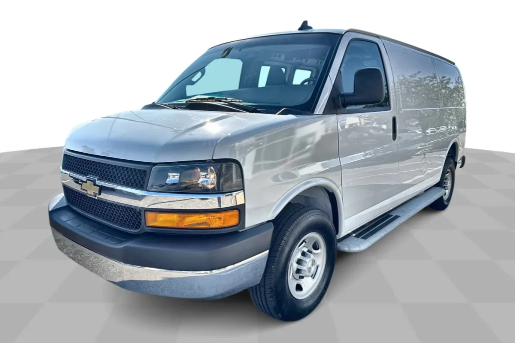 2023 Chevrolet Express 2500 Cargo photo 1