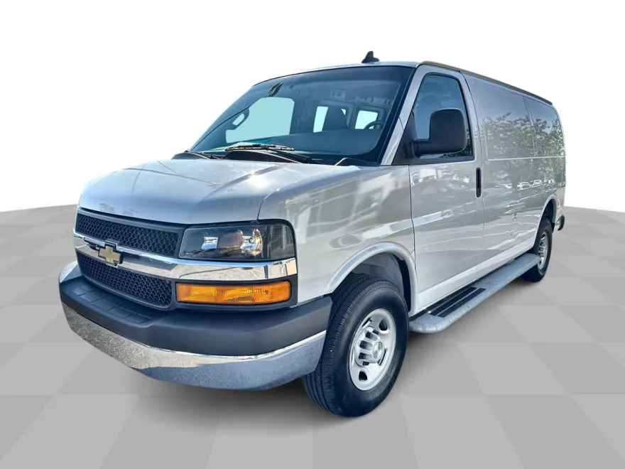 2023 Chevrolet Express 2500 Cargo photo 1