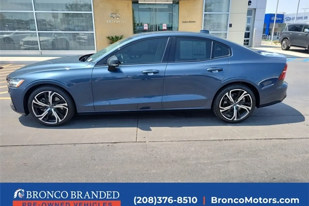 2024 Volvo S60 Ultimate AWD photo 1