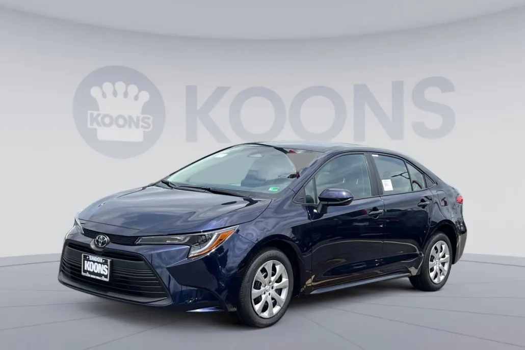 2025 Toyota Corolla LE photo 1