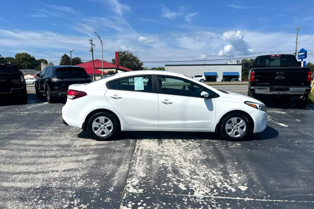 2018 Kia Forte LX photo 1