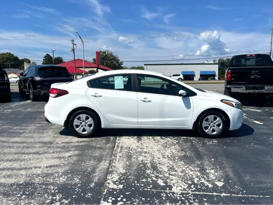 2018 Kia Forte LX photo 1