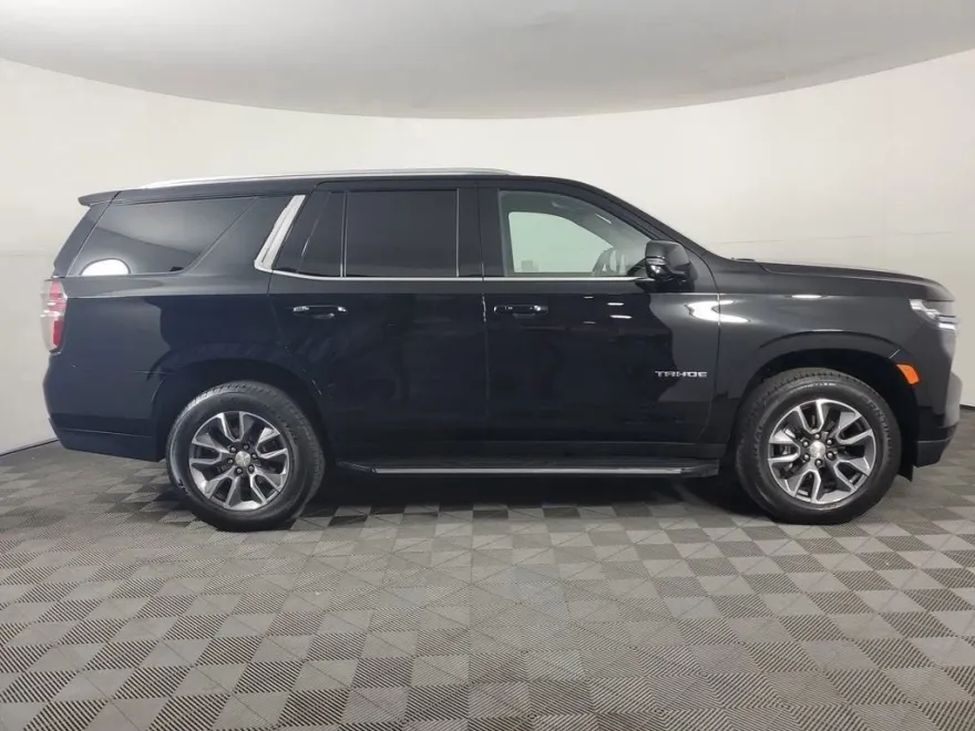 2022 Chevrolet Tahoe LT photo 1