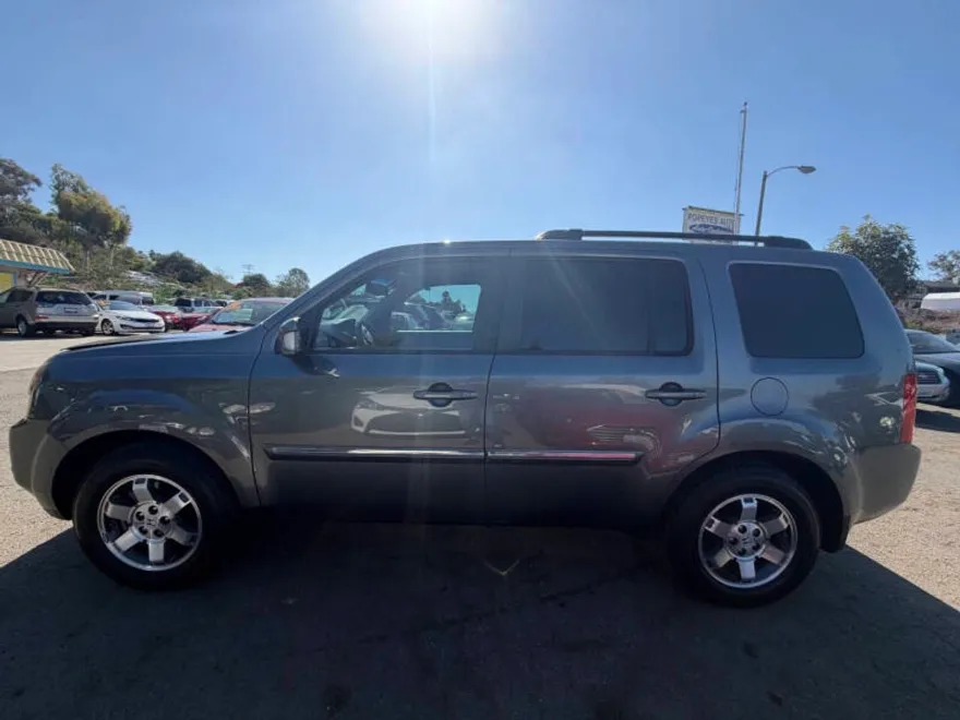 2011 Honda Pilot Touring photo 1