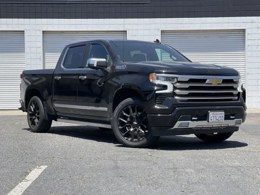 2023 Chevrolet Silverado 1500 High Country photo 1