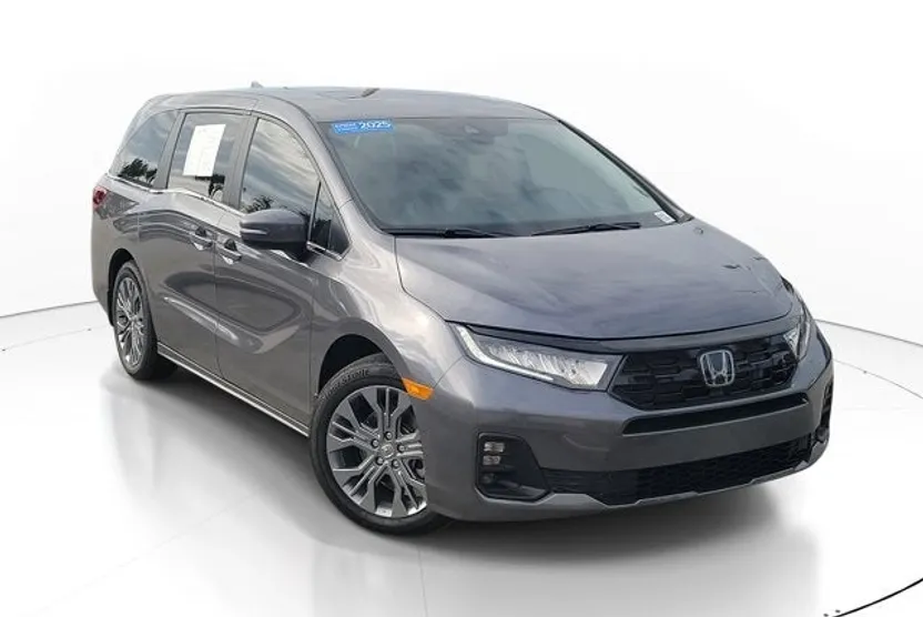 2025 Honda Odyssey Touring photo 1
