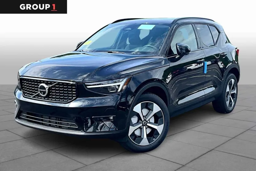 2026 Volvo XC40 Plus photo 1
