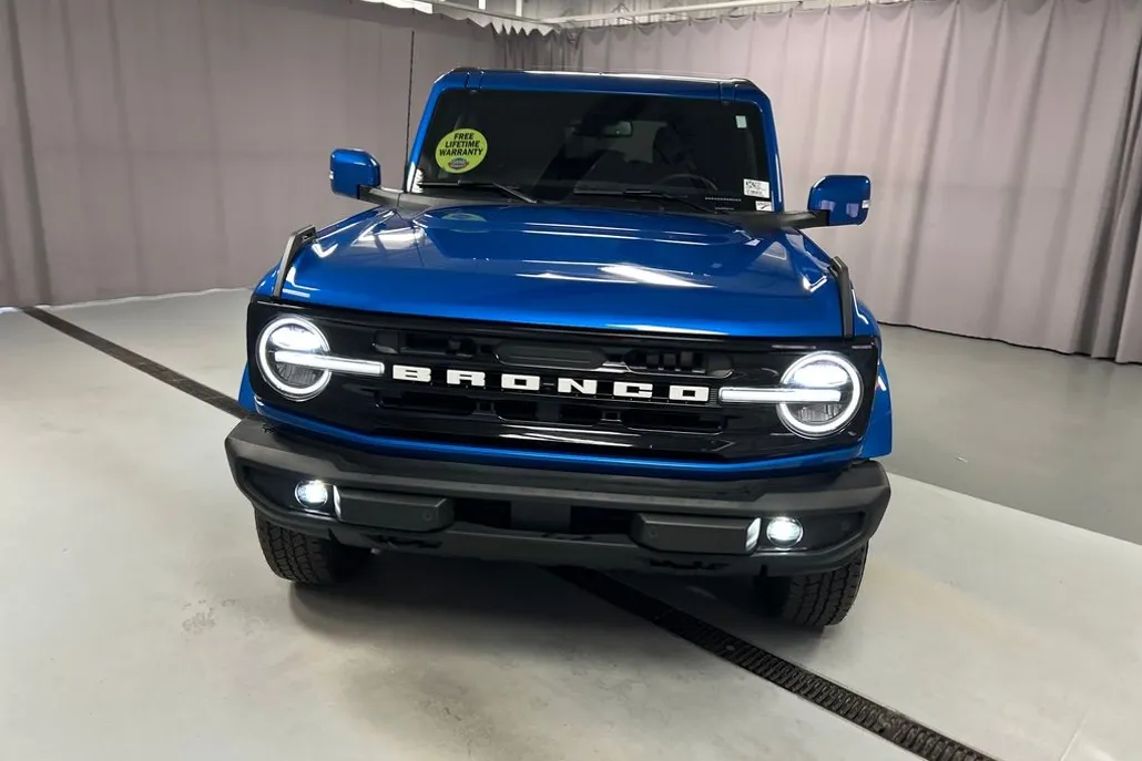 2024 Ford Bronco Outer Banks photo 1