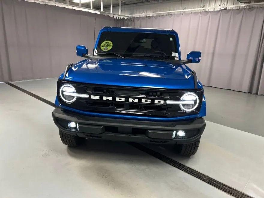 2024 Ford Bronco Outer Banks photo 1