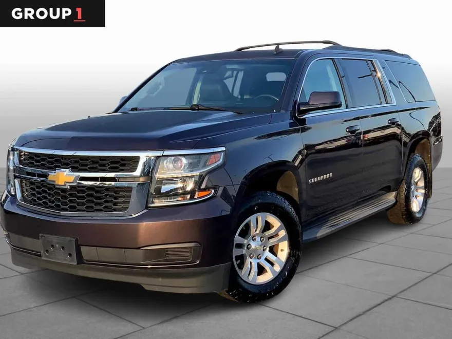 2015 Chevrolet Suburban LT photo 1
