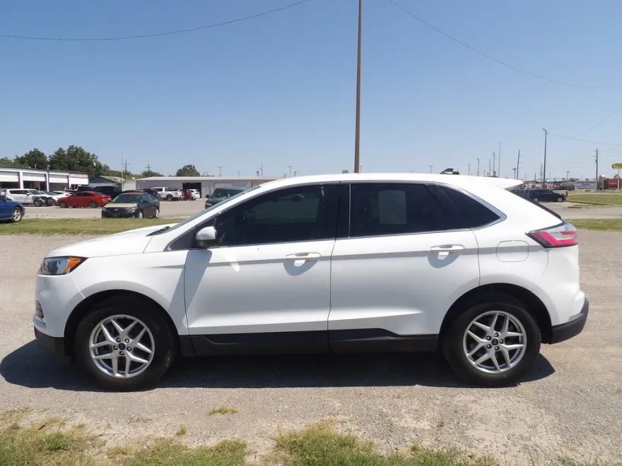 2022 Ford Edge SEL photo 1