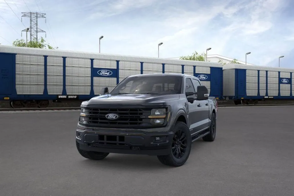 2025 Ford F-150 XLT photo 1