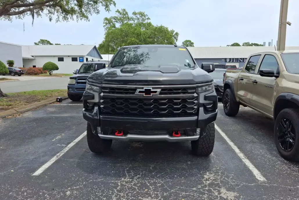 2023 Chevrolet Silverado 1500 ZR2 photo 1