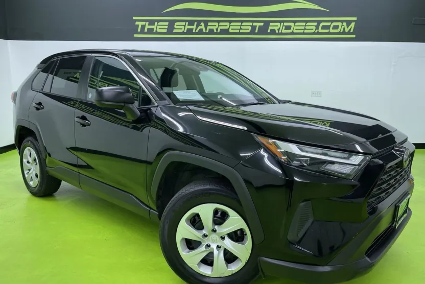 2024 Toyota RAV4 LE photo 1