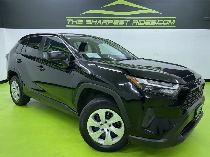 2024 Toyota RAV4 LE photo 1