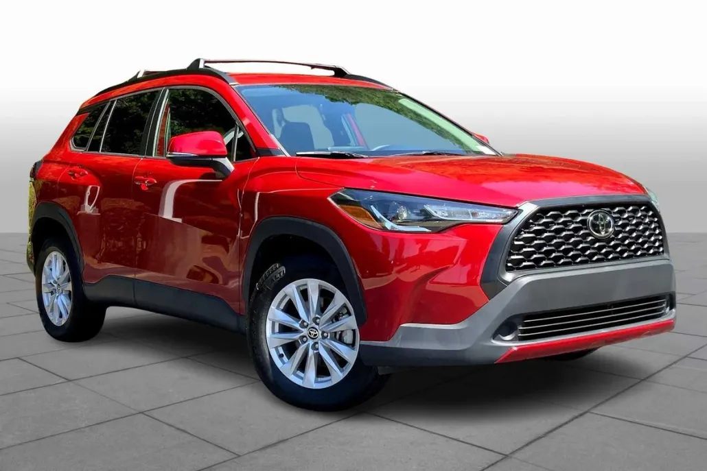 2022 Toyota Corolla Cross LE photo 1