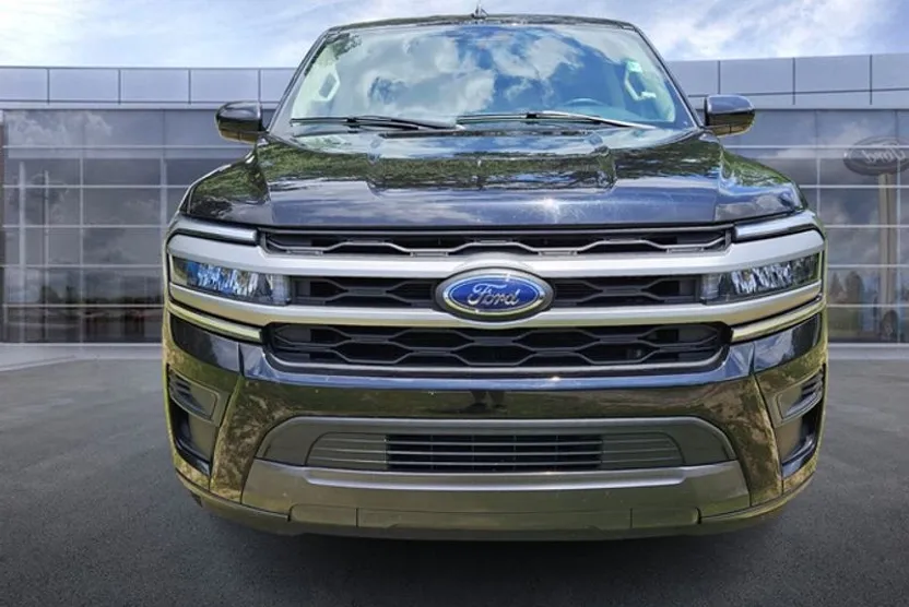2024 Ford Expedition XLT photo 1