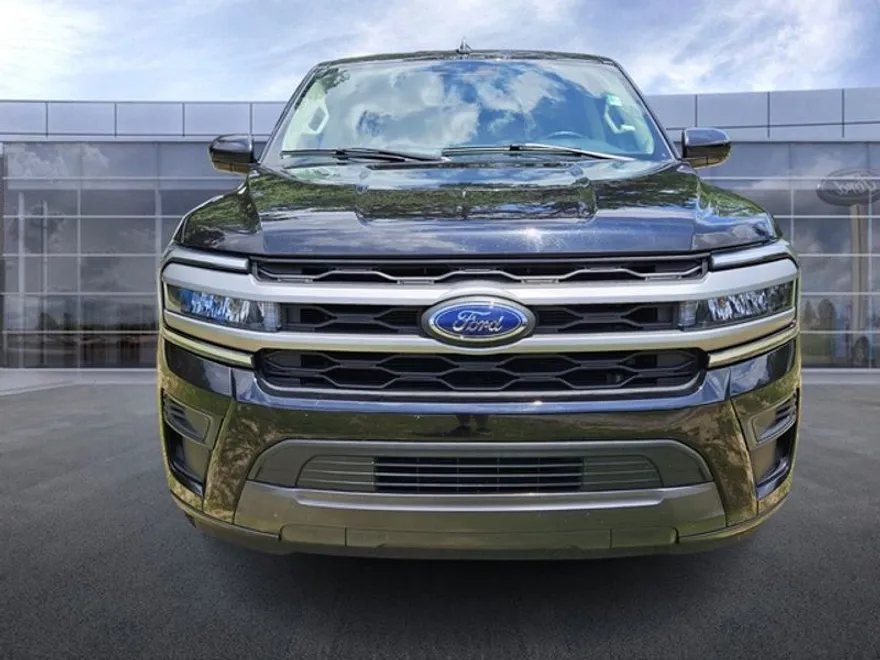 2024 Ford Expedition XLT photo 1