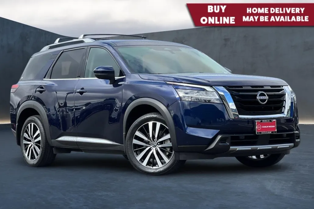 2023 Nissan Pathfinder Platinum photo 1