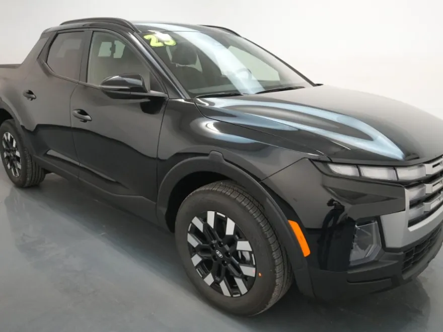 2025 Hyundai Santa Cruz SEL Activity photo 1