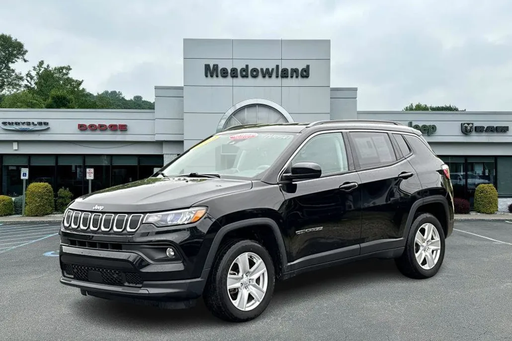 2022 Jeep Compass Latitude photo 1