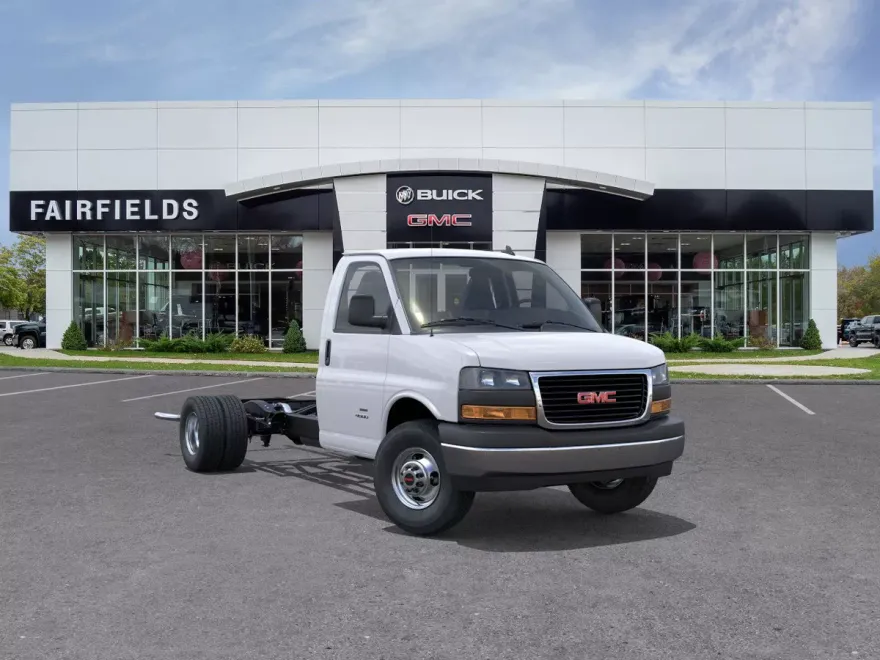 2025 Gmc Savana Cutaway 3500 photo 1