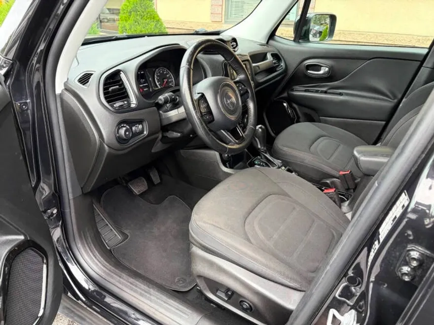 2016 Jeep Renegade Latitude North Edition photo 1