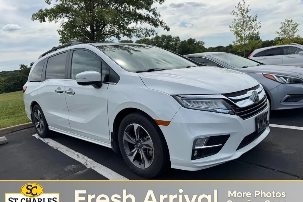 2020 Honda Odyssey Touring photo 1