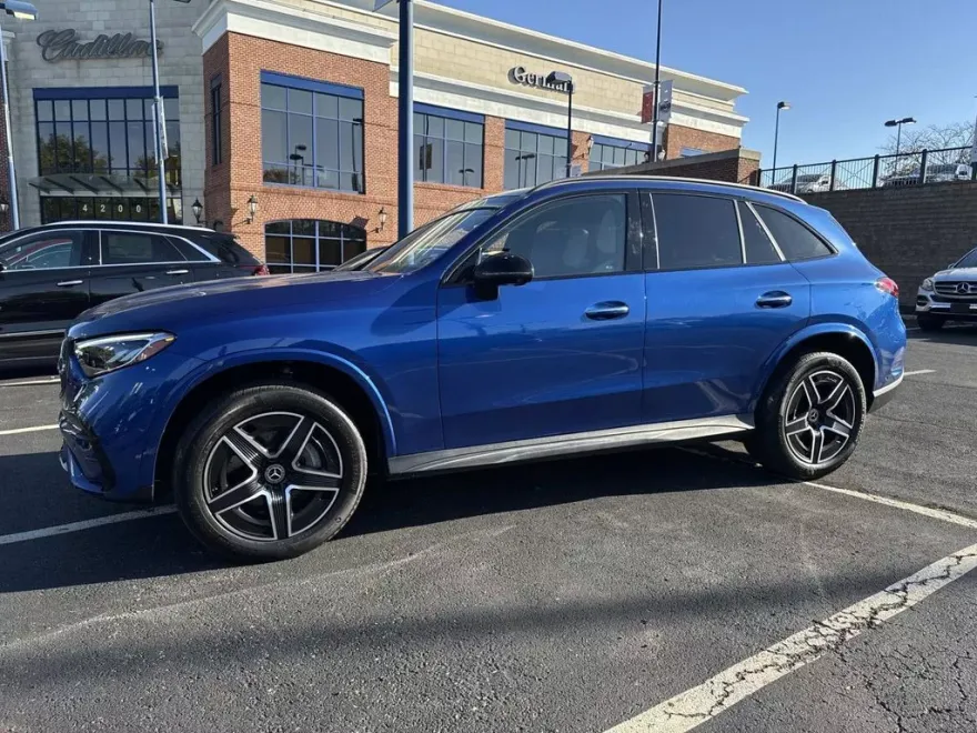 2024 Mercedes Benz GLC 300 4MATIC photo 1