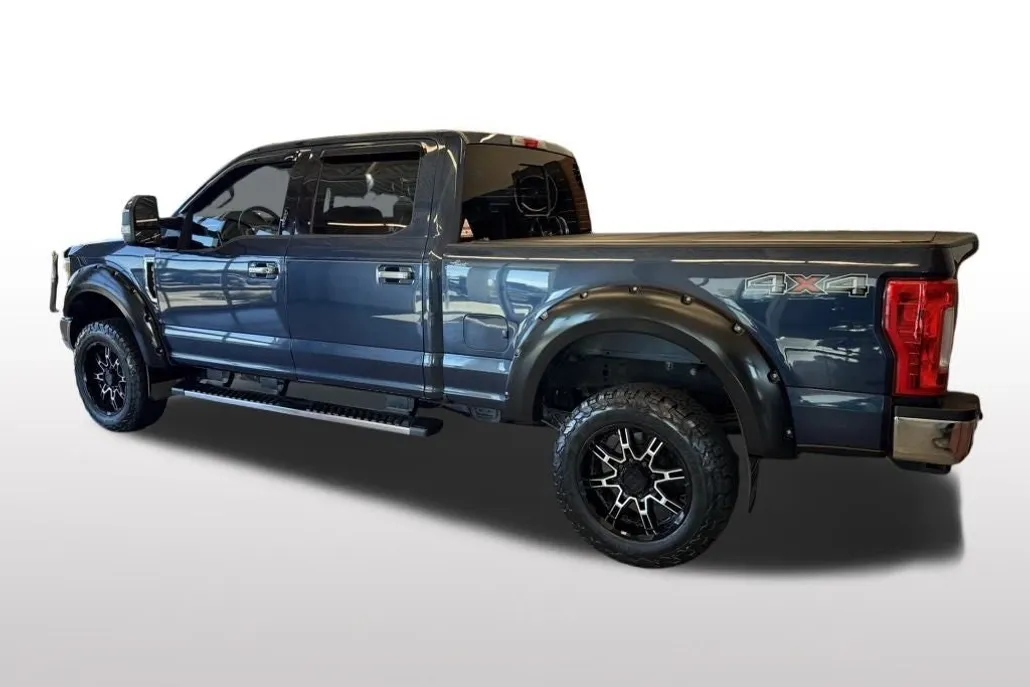 2017 Ford F-250 Lariat photo 1