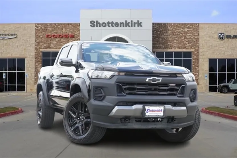 2023 Chevrolet Colorado Trail Boss photo 1