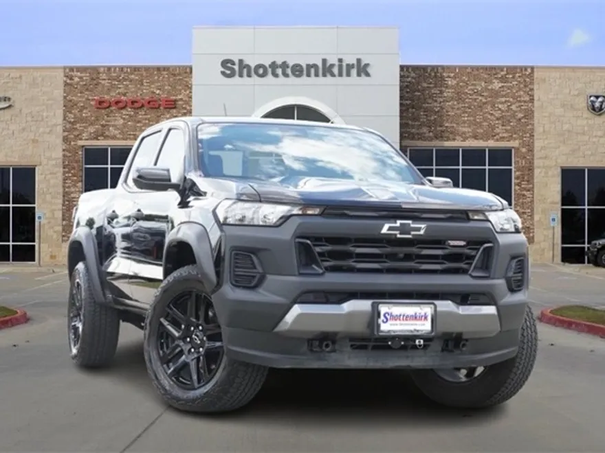 2023 Chevrolet Colorado Trail Boss photo 1
