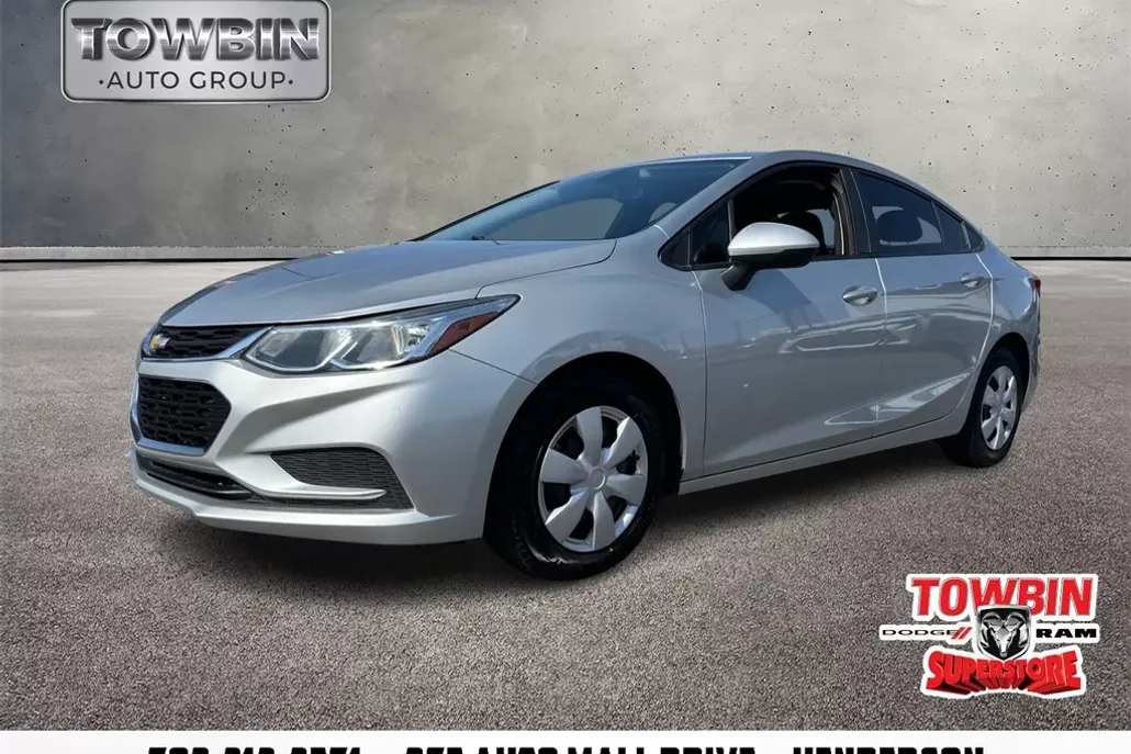 2017 Chevrolet Cruze LS photo 1