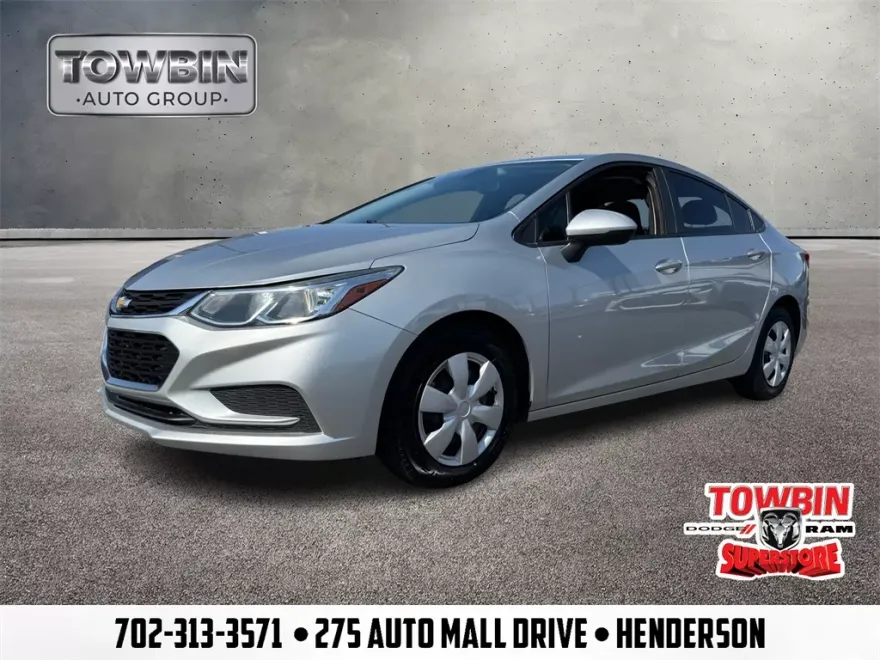 2017 Chevrolet Cruze LS photo 1