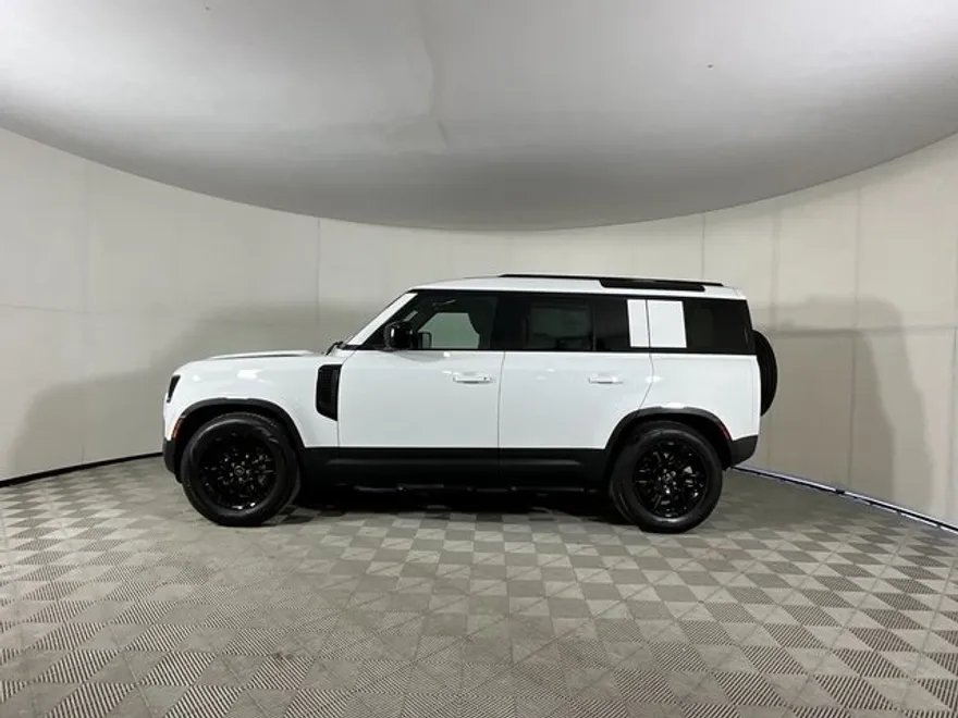2025 Land Rover Defender 110 S photo 1
