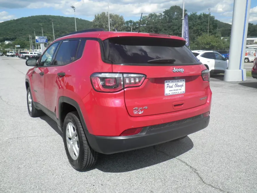 2018 Jeep Compass Sport photo 1